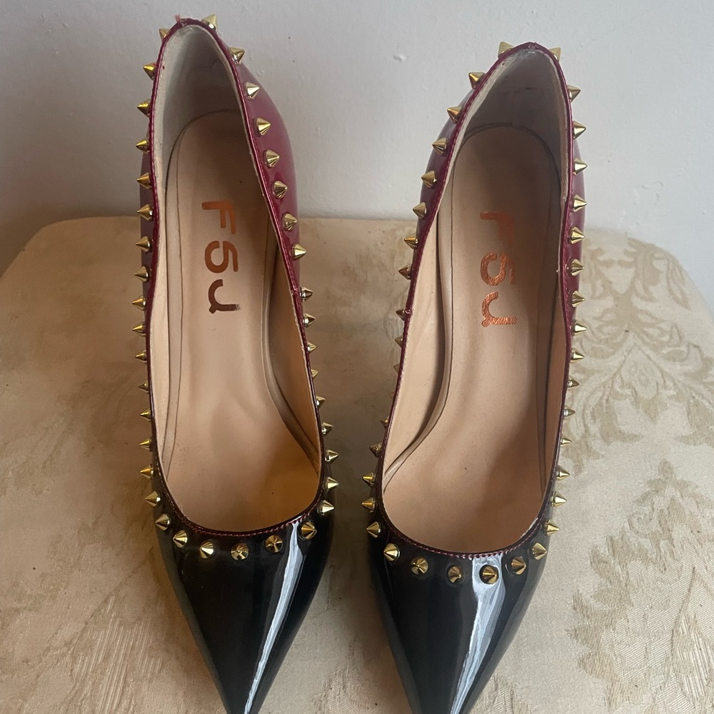 FSJ Pointed Toe Block Black and Red High Heel Pumps